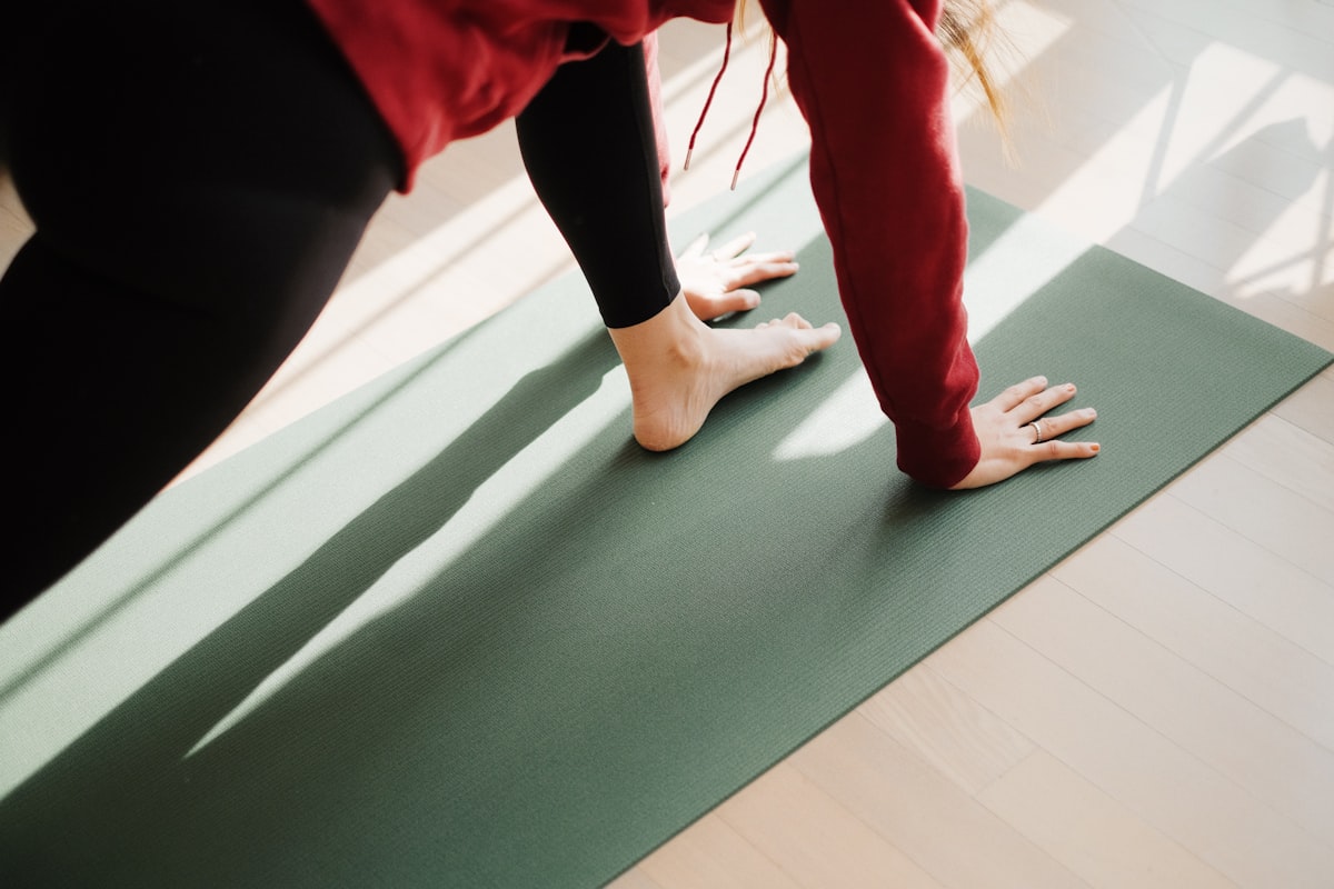 Hip flexor and lower back stretching sequence